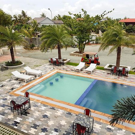 Two Moons Resort Kampot Buitenkant foto