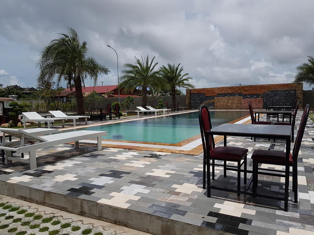 Two Moons Resort Kampot Buitenkant foto