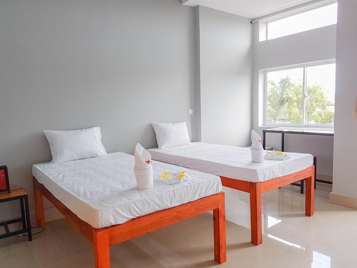 Two Moons Resort Kampot Buitenkant foto