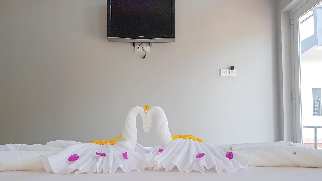 Two Moons Resort Kampot Buitenkant foto