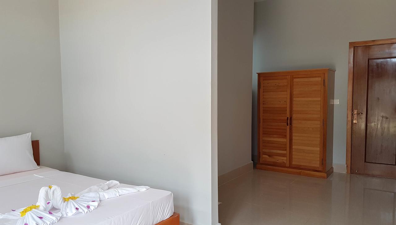 Two Moons Resort Kampot Buitenkant foto